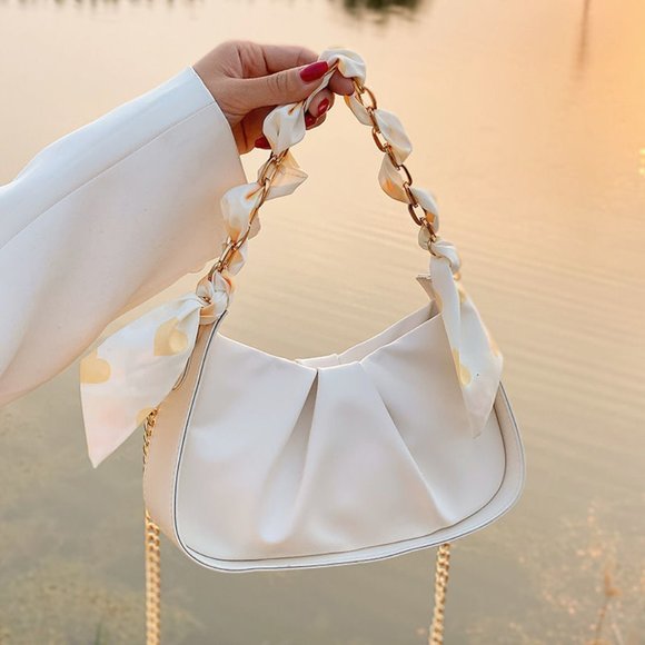 Chain super fire niche white bag women summer 2022 new fashion premium sense und